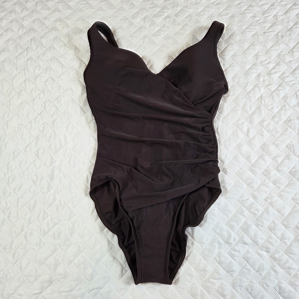 Miraclesuit Must Have Escape One-Piece Allover Slimming Underwire Swimsuit 16